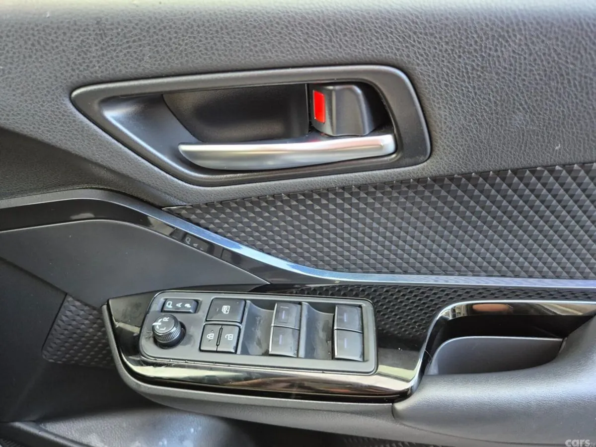 Toyota C-HR SUV, Petrol Hybrid, 2021, Silver