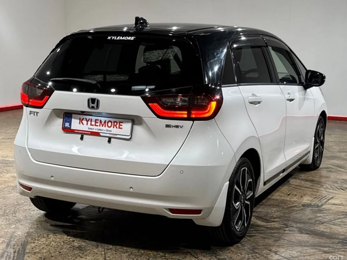 Honda Fit Hatchback, Petrol Hybrid, 2021, White