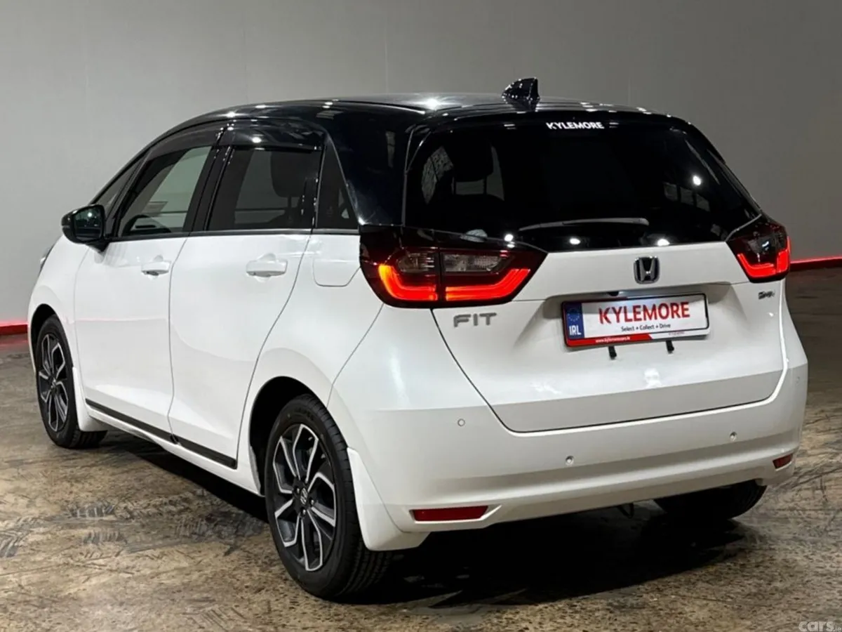 Honda Fit Hatchback, Petrol Hybrid, 2021, White