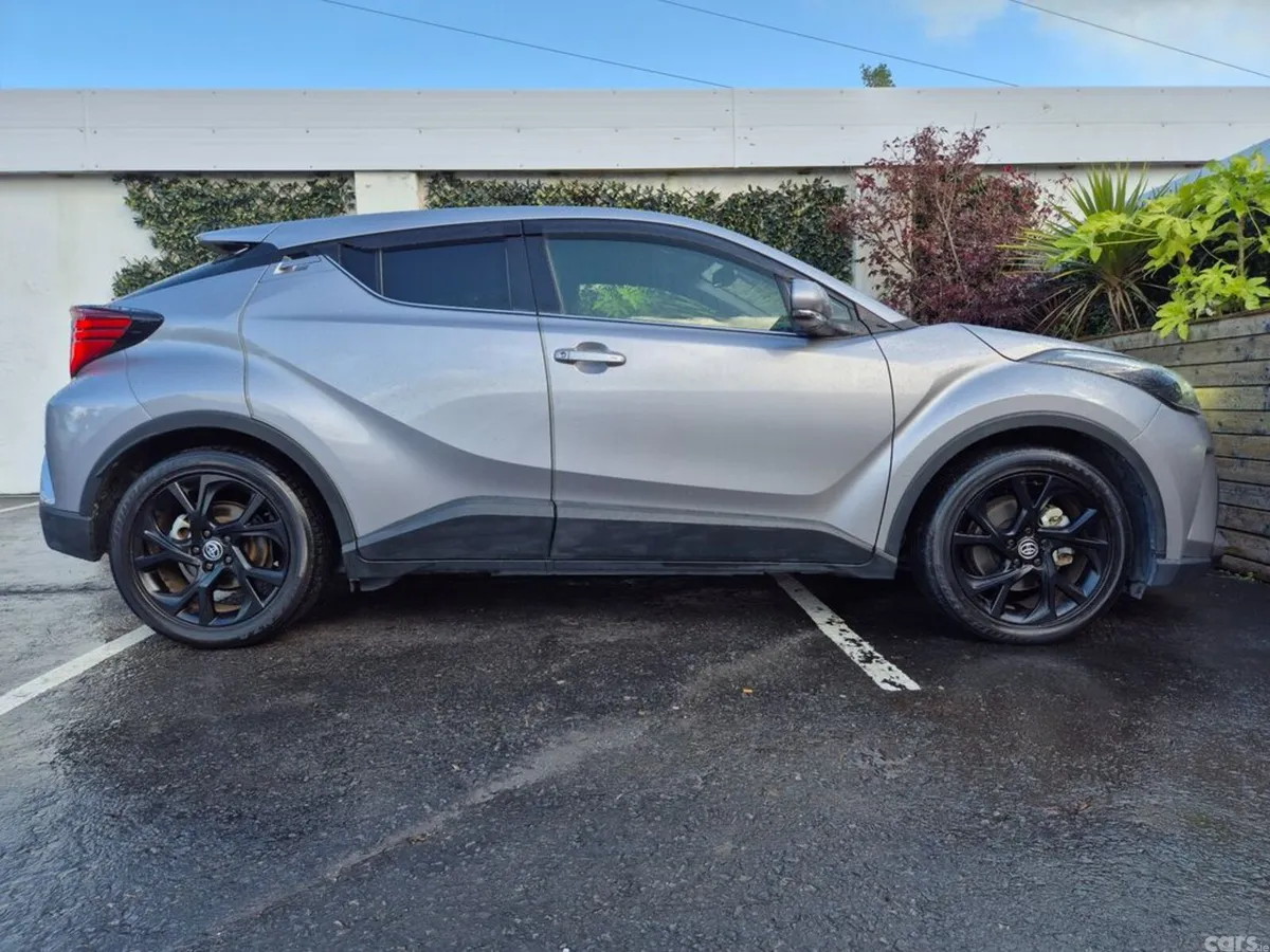 Toyota C-HR SUV, Petrol Hybrid, 2021, Silver
