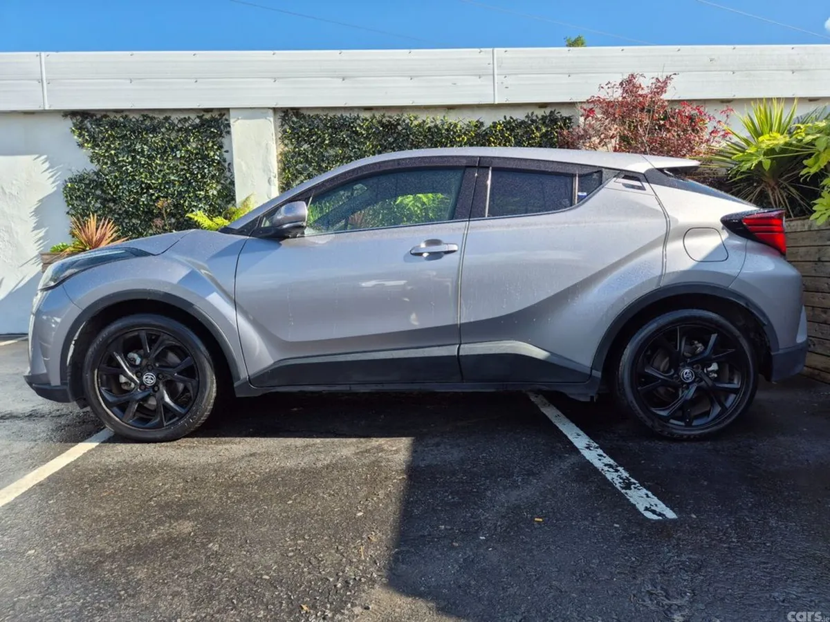 Toyota C-HR SUV, Petrol Hybrid, 2021, Silver