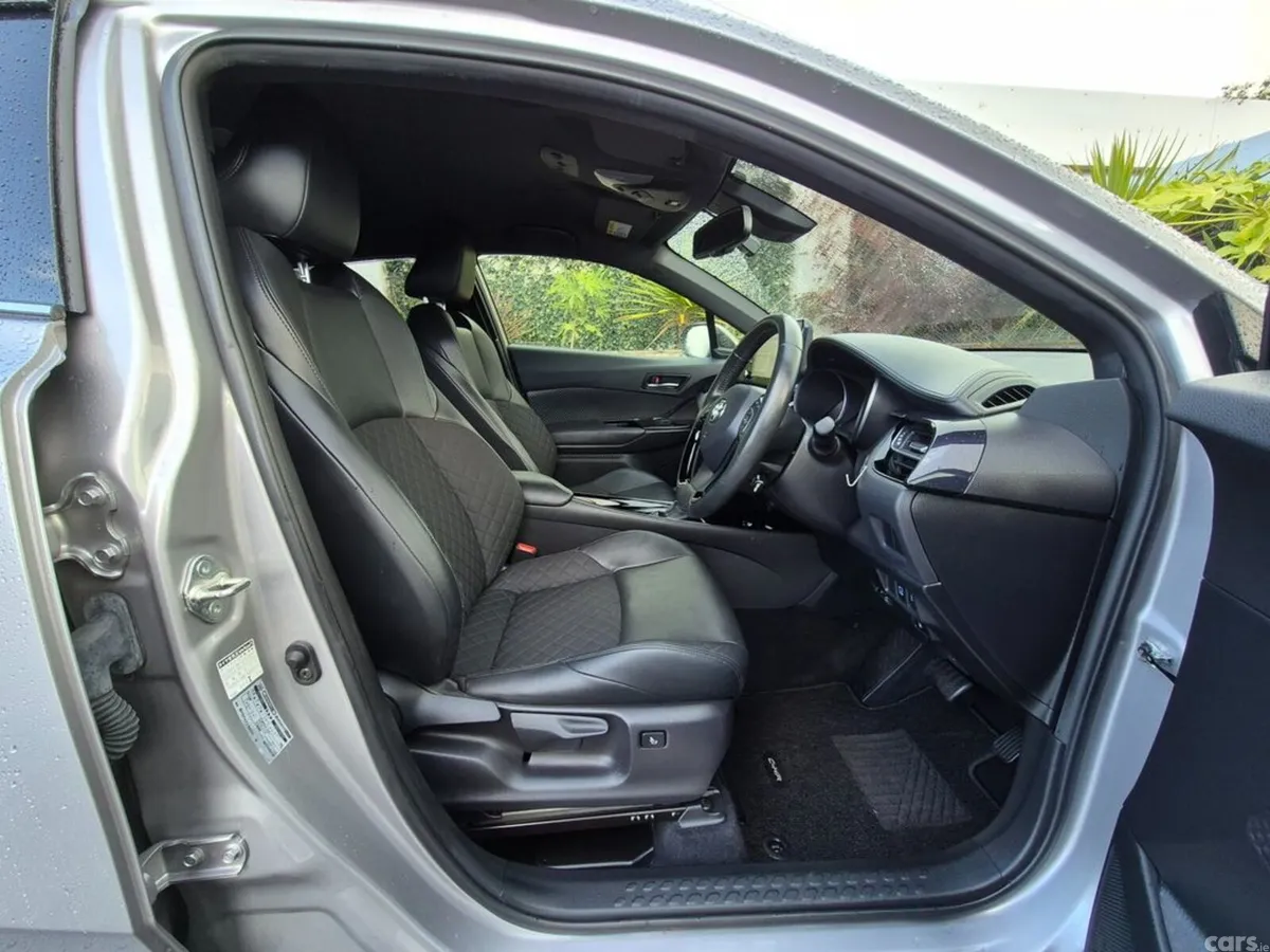 Toyota C-HR SUV, Petrol Hybrid, 2021, Silver