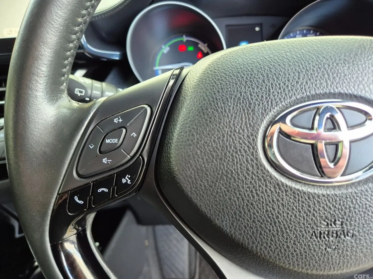 Toyota C-HR SUV, Petrol Hybrid, 2021, Silver