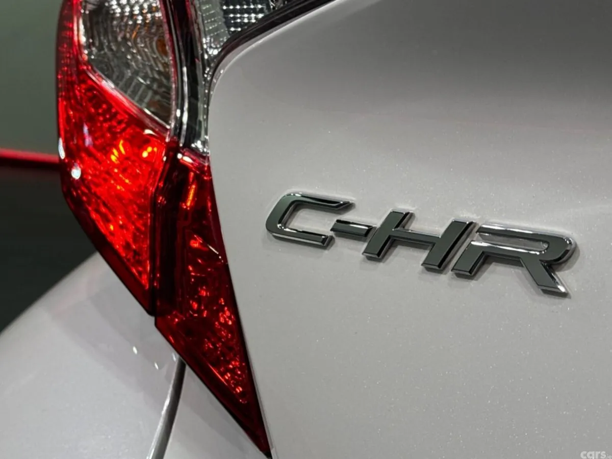 Toyota C-HR SUV, Petrol Hybrid, 2023, White