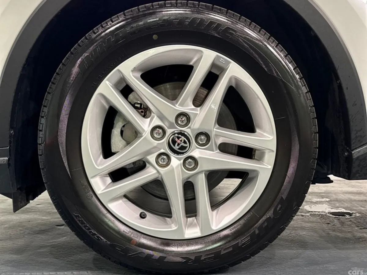 Toyota C-HR SUV, Petrol Hybrid, 2023, White