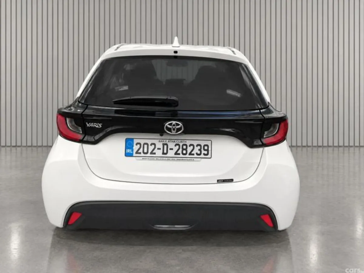 Toyota Yaris Hatchback, Petrol, 2020, White
