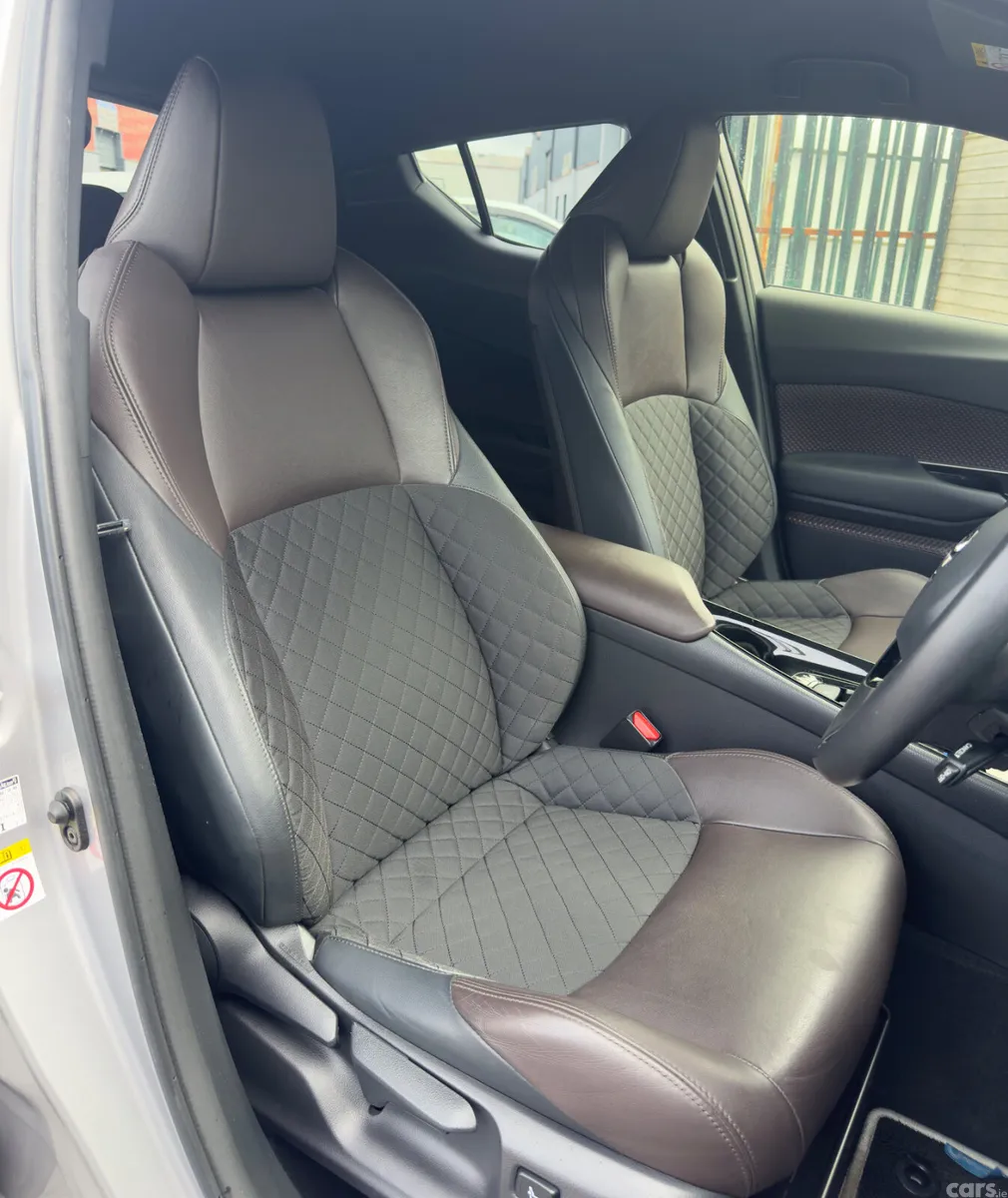 Toyota C-HR SUV, Petrol Hybrid, 2018, Silver