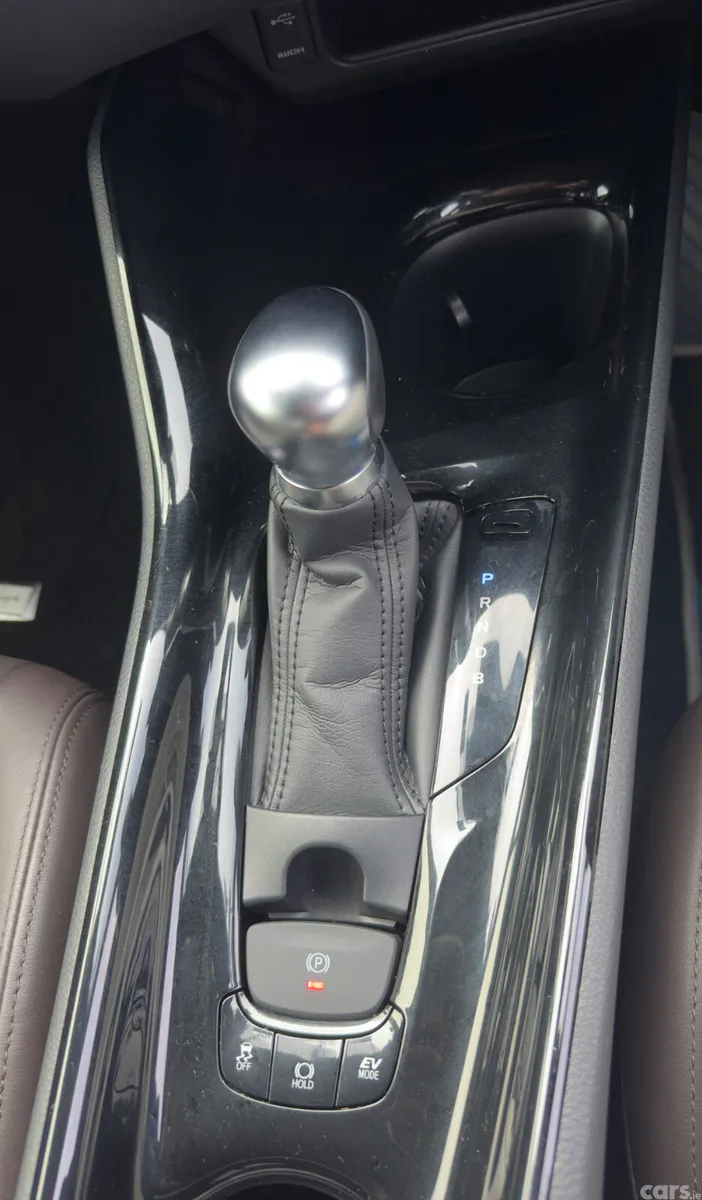 Toyota C-HR SUV, Petrol Hybrid, 2018, Silver