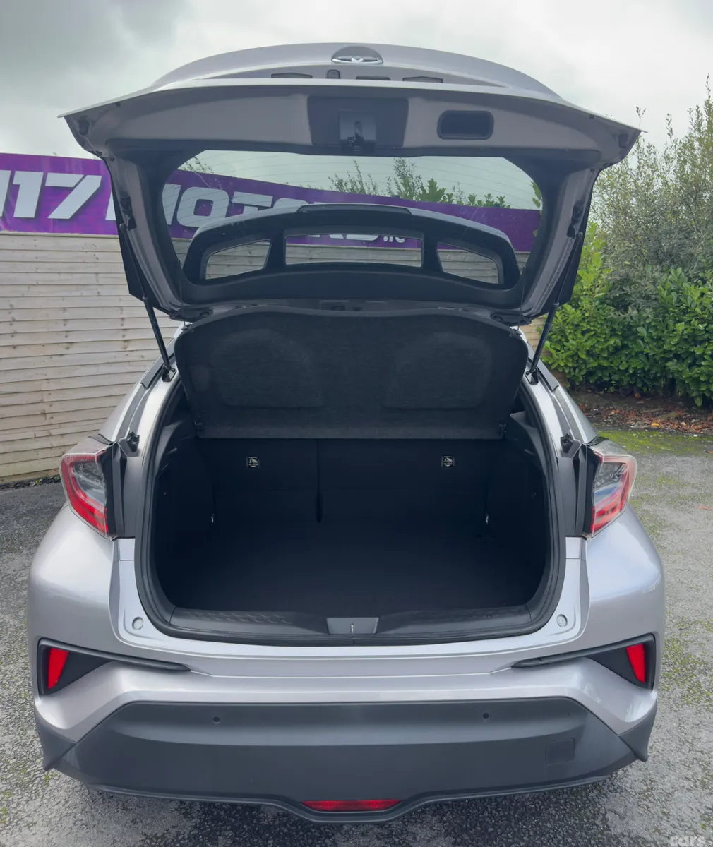 Toyota C-HR SUV, Petrol Hybrid, 2018, Silver