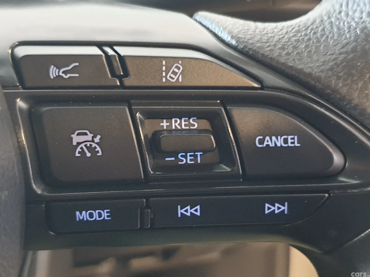Toyota Yaris Cross Hatchback, Petrol Hybrid, 2022, Silver