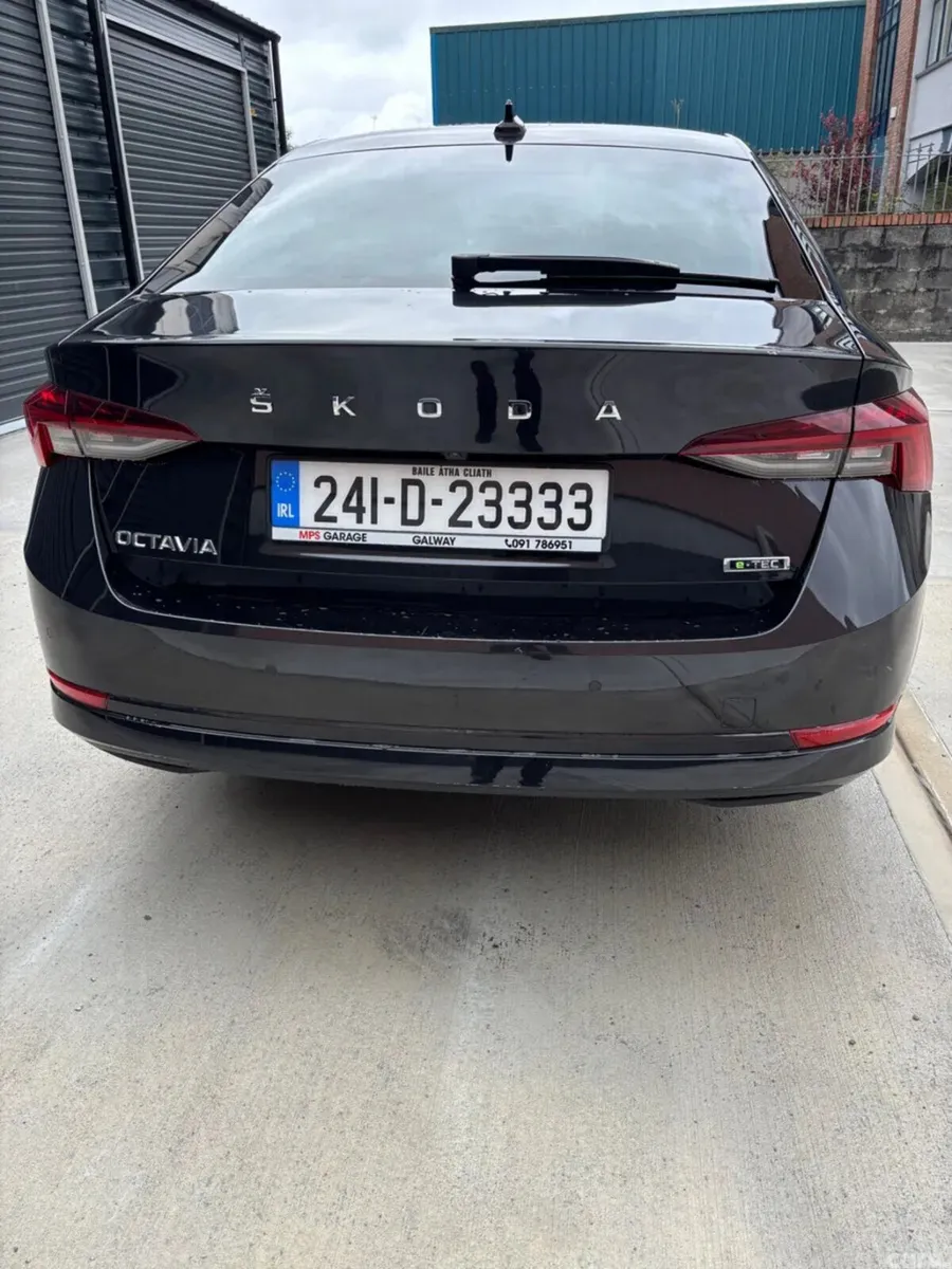 Skoda Octavia Saloon, Petrol, 2024, Black