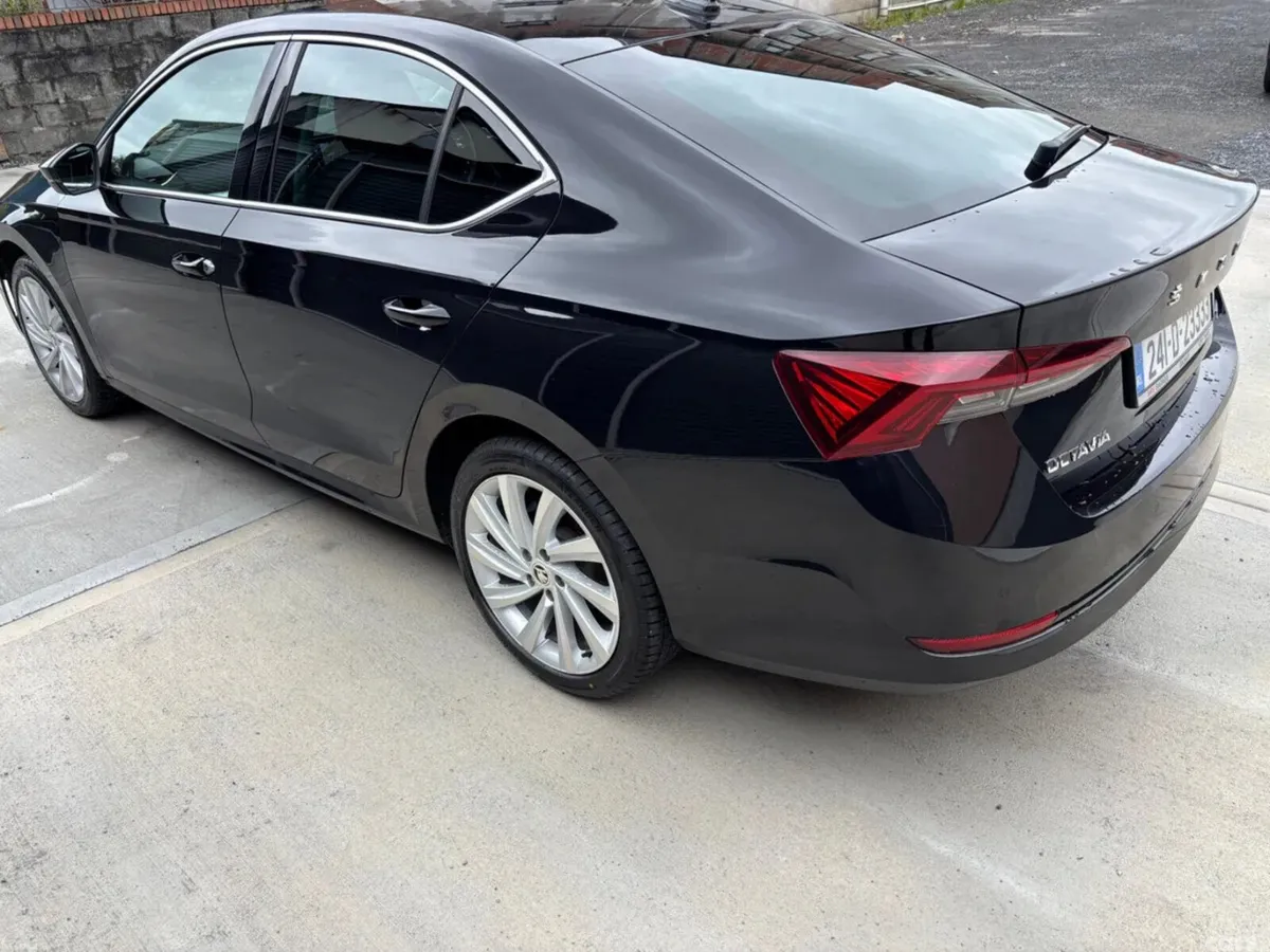 Skoda Octavia Saloon, Petrol, 2024, Black