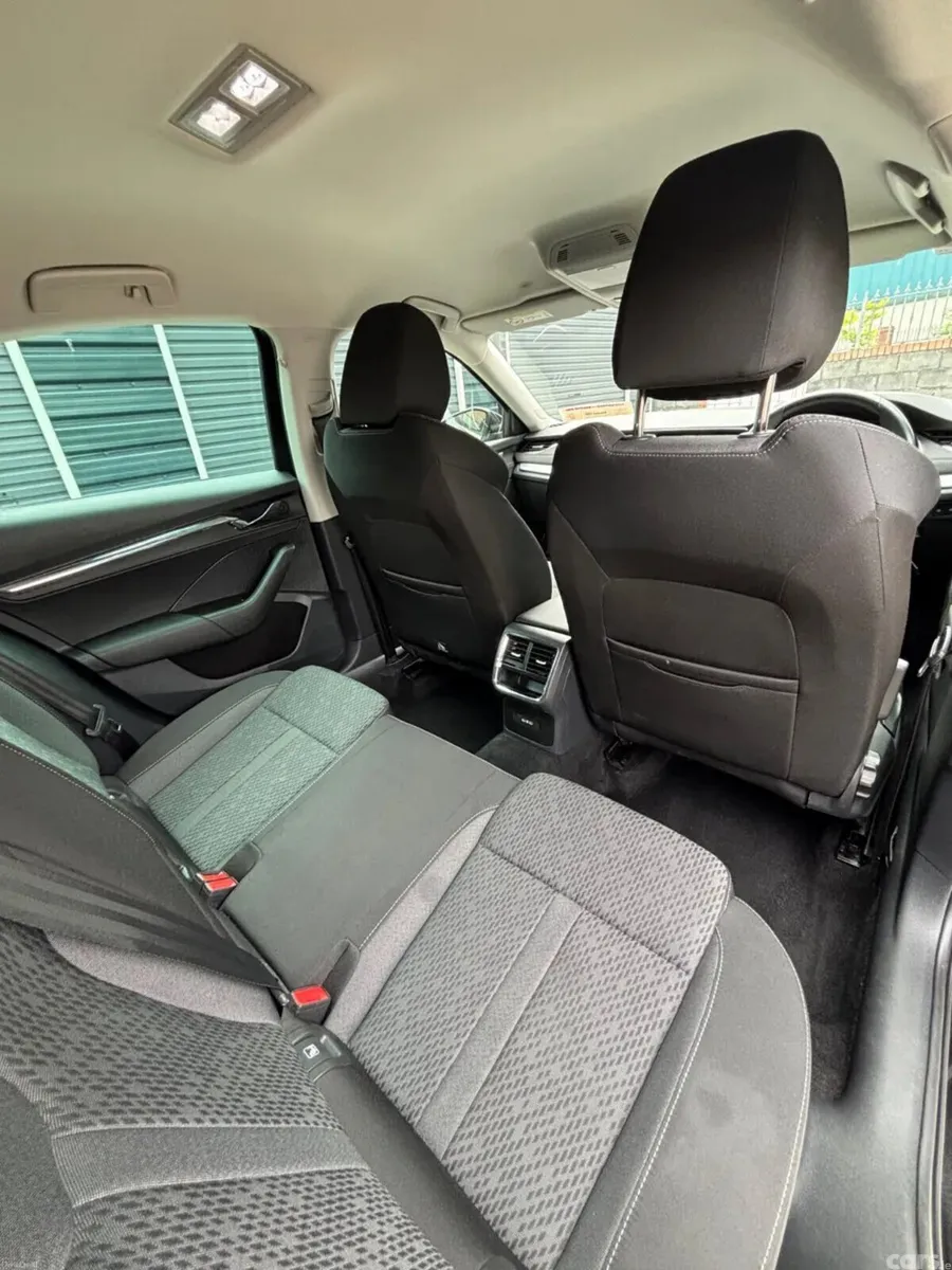 Skoda Octavia Saloon, Petrol, 2024, Black