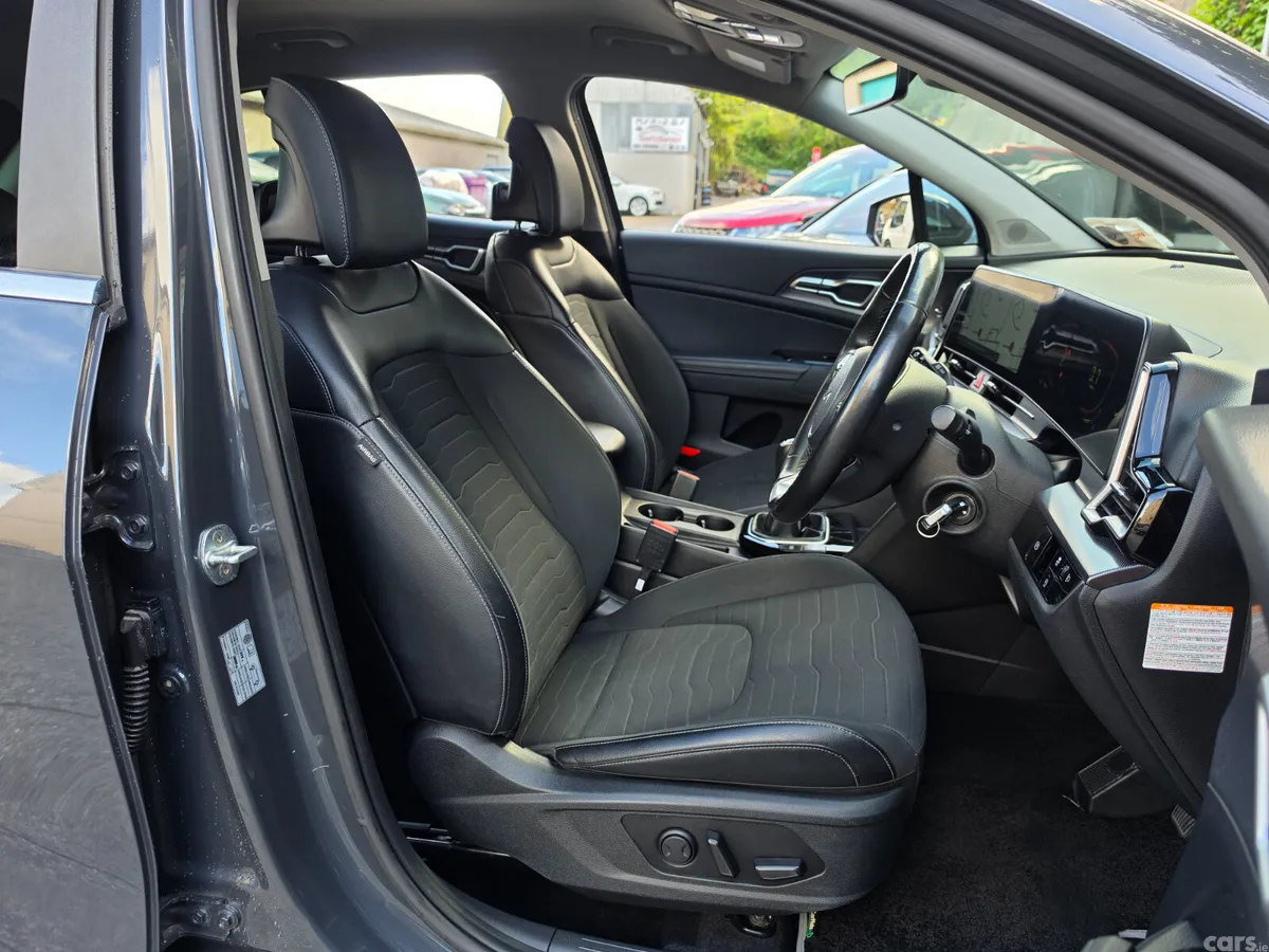 Kia Sportage SUV, Diesel Hybrid, 2023, Grey