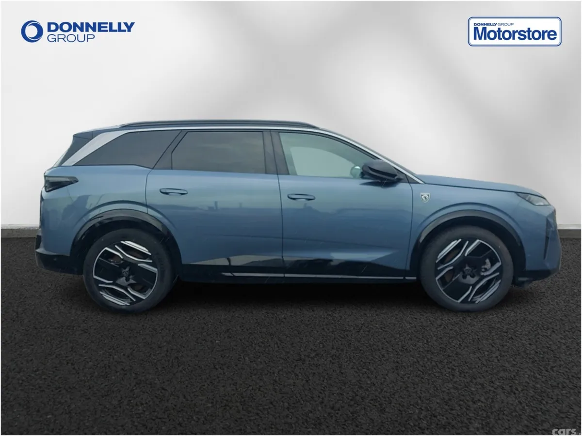 Peugeot 5008 SUV, Electric, 2024, Blue