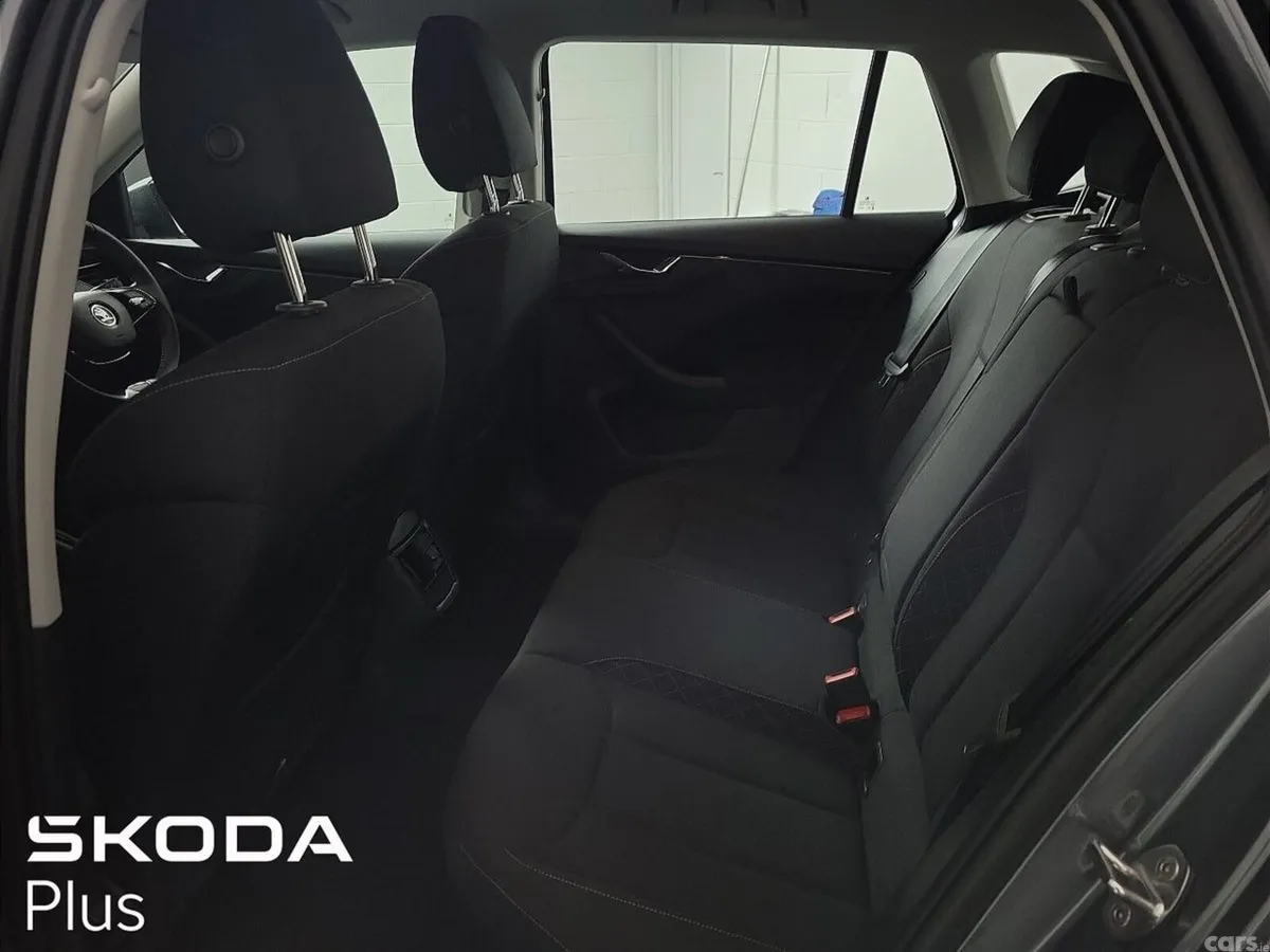 Skoda Kamiq Hatchback, Petrol, 2023, Grey