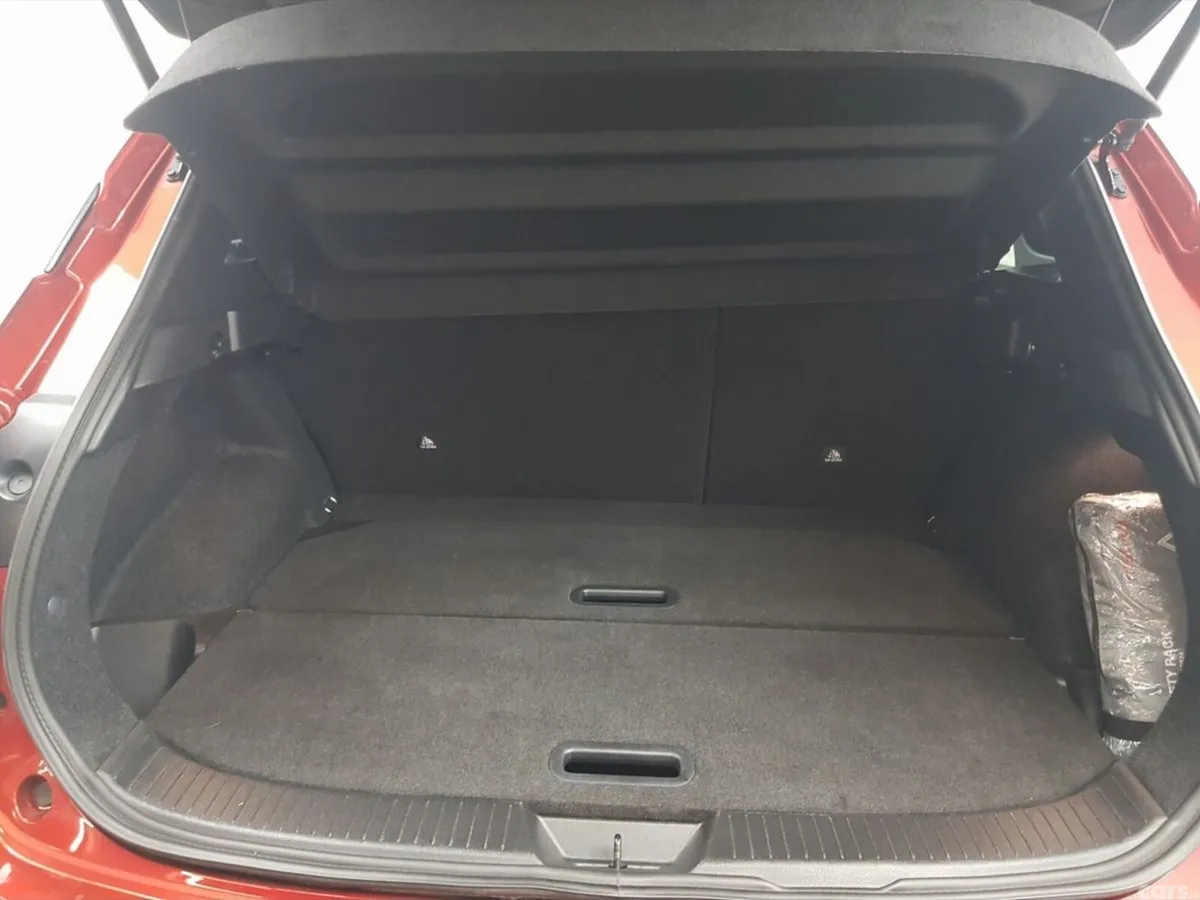 Nissan Qashqai MPV, Petrol Hybrid, 2026, Red