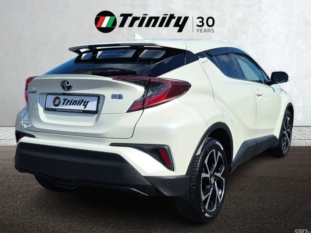 Toyota C-HR SUV, Petrol Hybrid, 2019, White