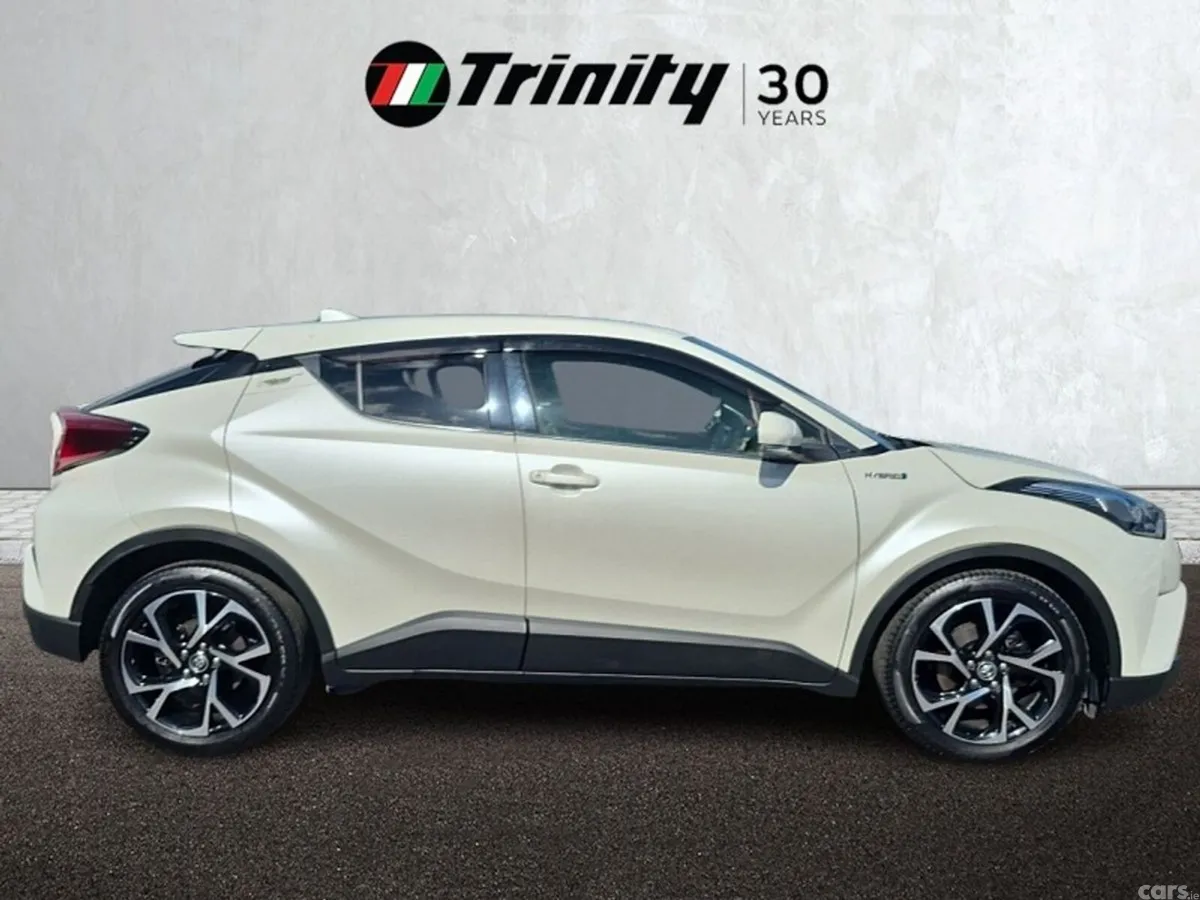 Toyota C-HR SUV, Petrol Hybrid, 2019, White