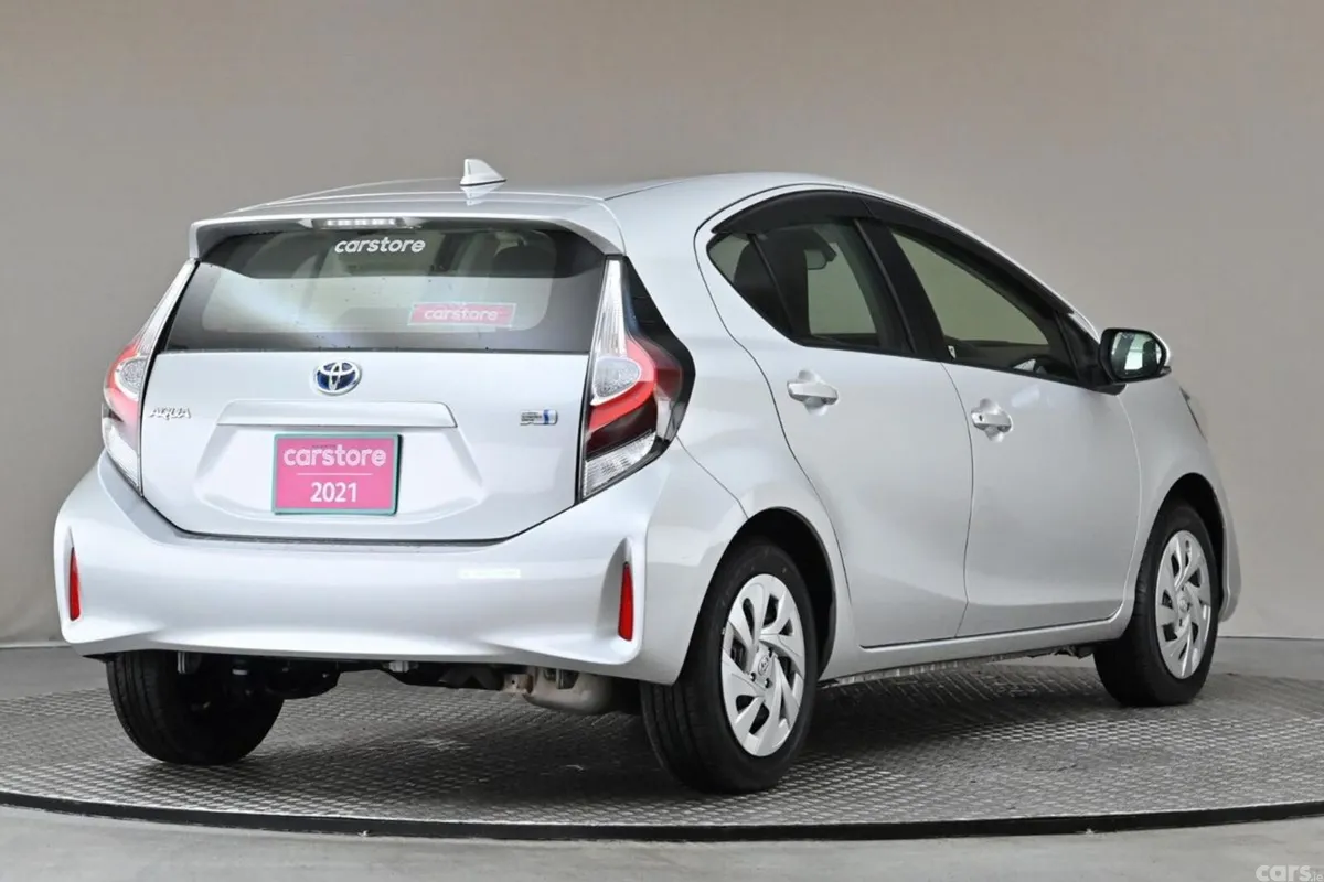 Toyota Aqua Hatchback, Petrol Hybrid, 2021, Silver