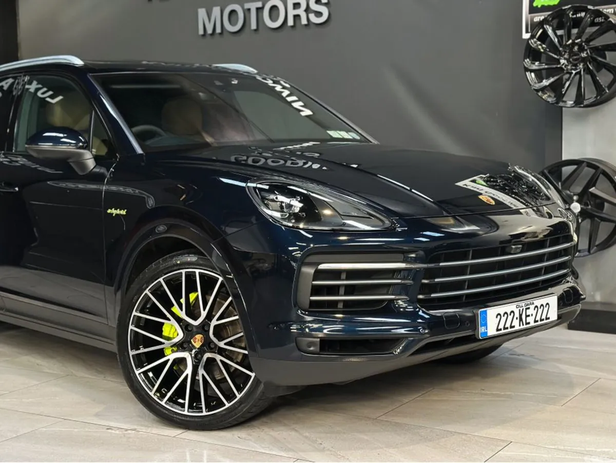 Porsche Cayenne SUV, Petrol Plug-in Hybrid, 2022, Blue
