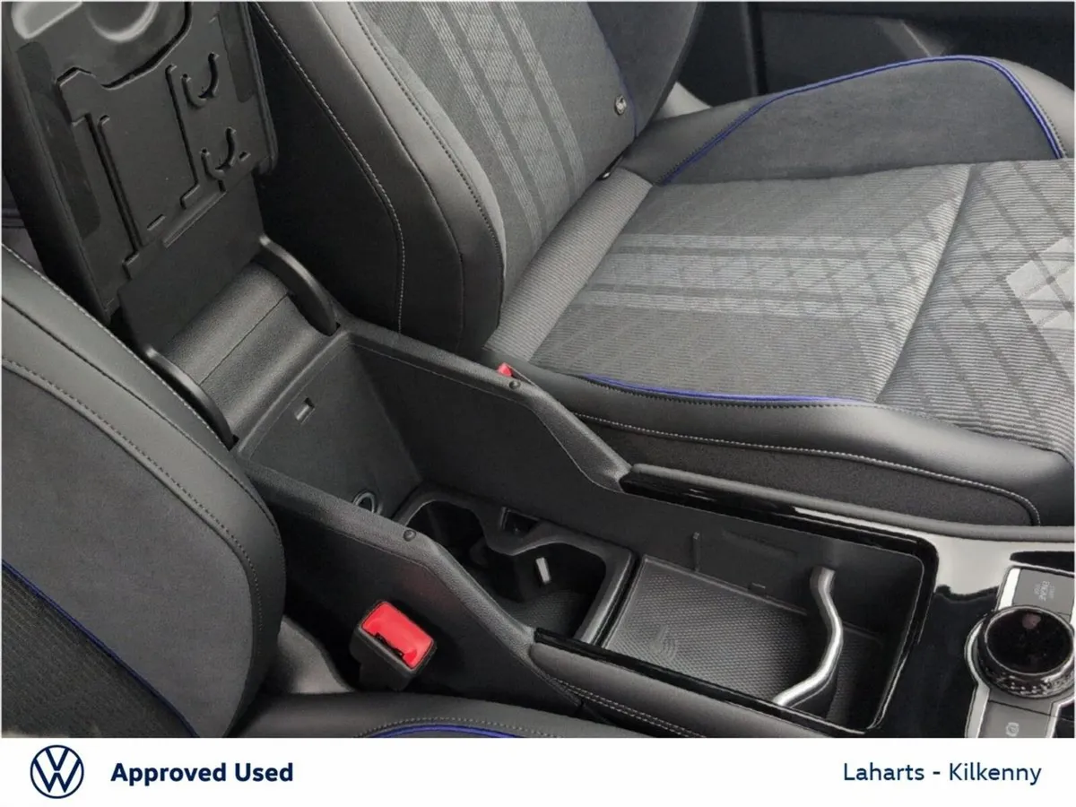 Volkswagen Tayron SUV, Petrol Plug-in Hybrid, 2026, Black