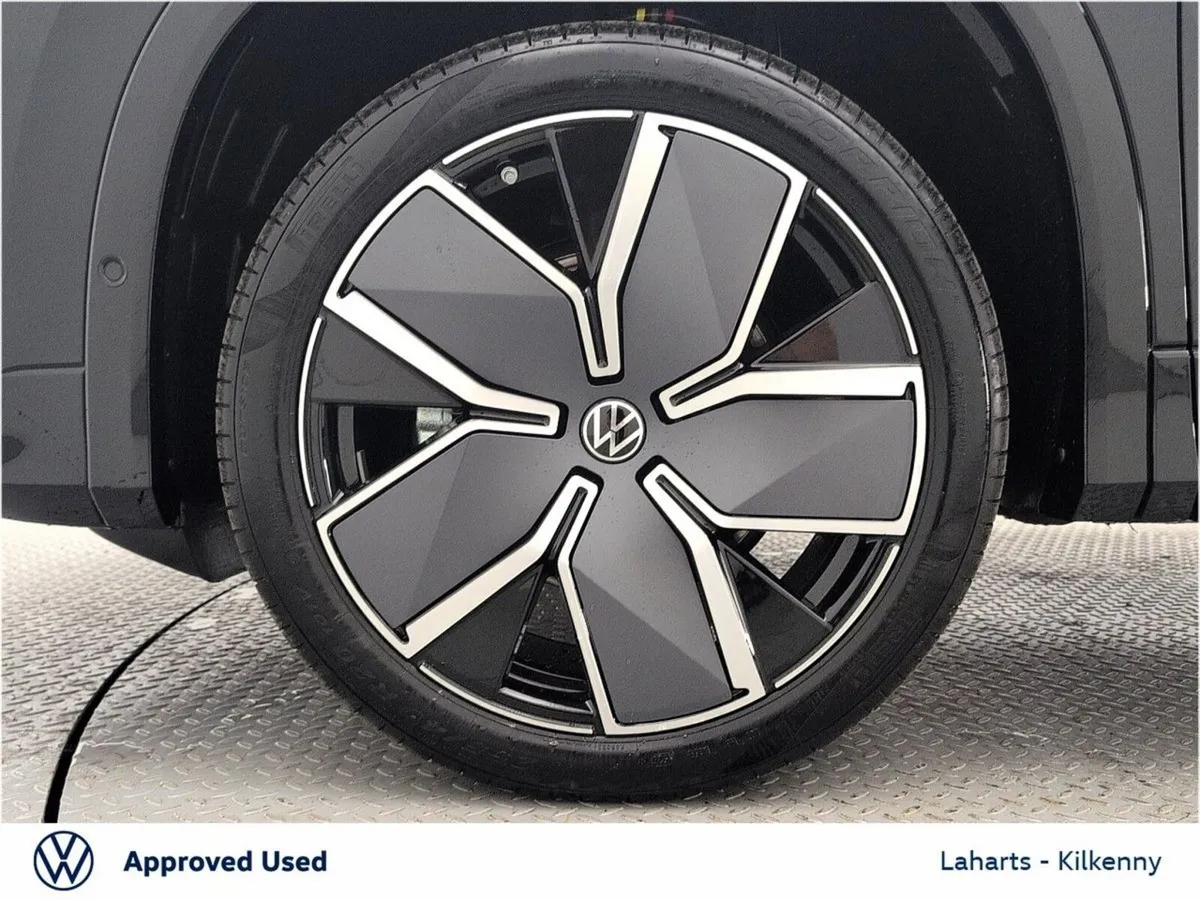 Volkswagen Tayron SUV, Petrol Plug-in Hybrid, 2026, Black