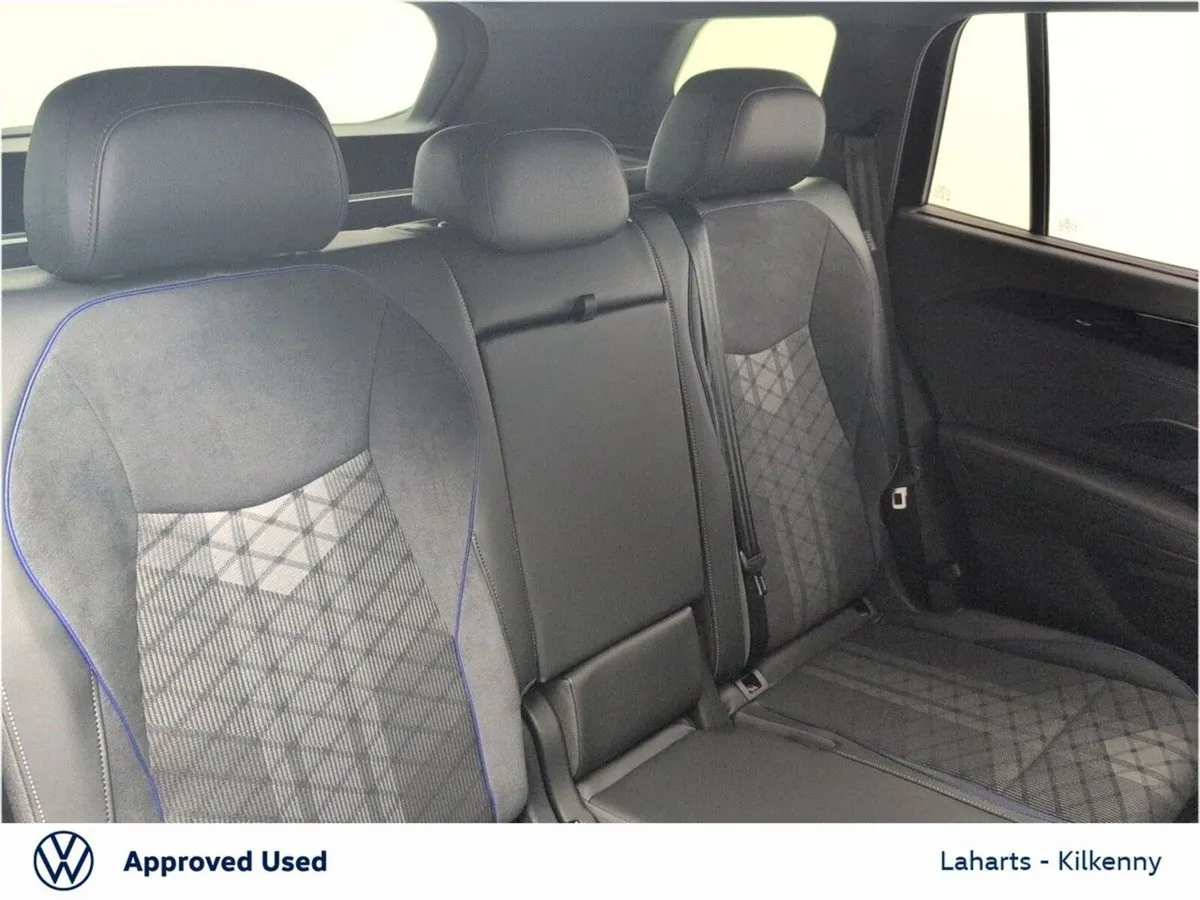 Volkswagen Tayron SUV, Petrol Plug-in Hybrid, 2026, Black
