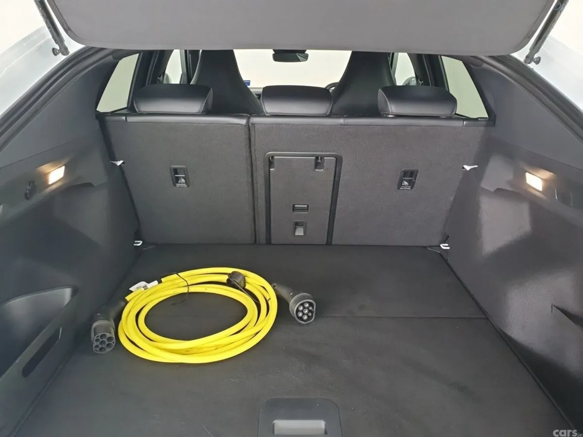 Ford Capri SUV, Electric, 2025, White