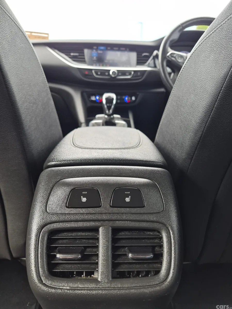 Opel Insignia Hatchback, Diesel, 2022, Grey