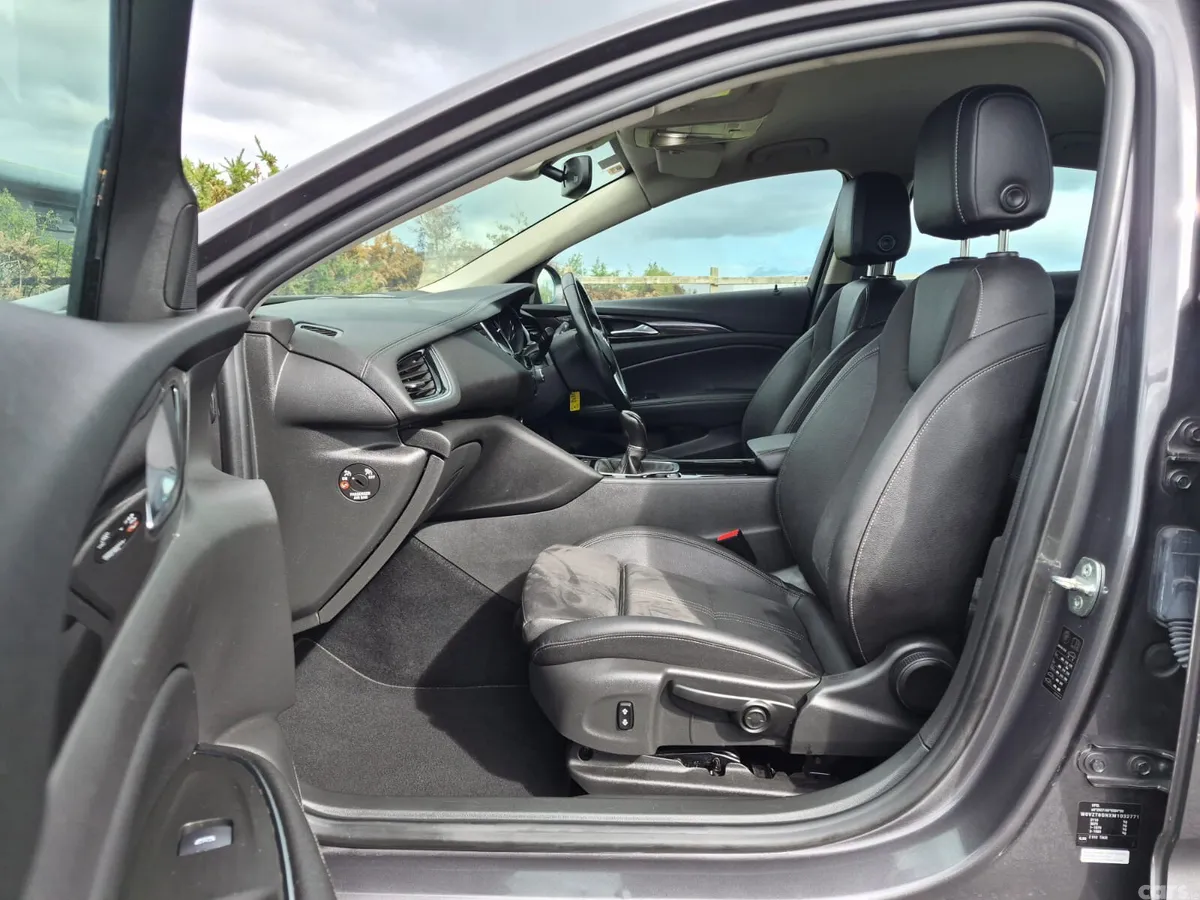 Opel Insignia Hatchback, Diesel, 2022, Grey