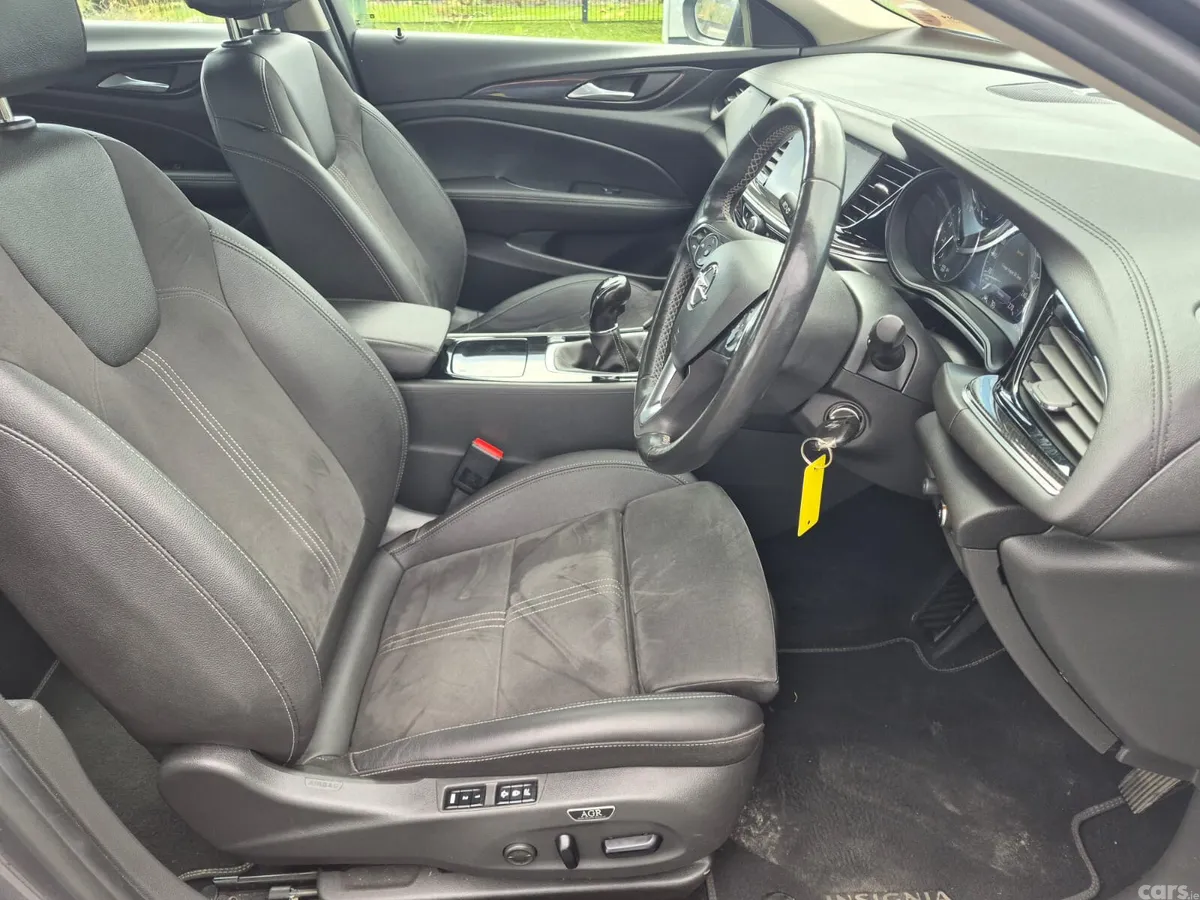 Opel Insignia Hatchback, Diesel, 2022, Grey
