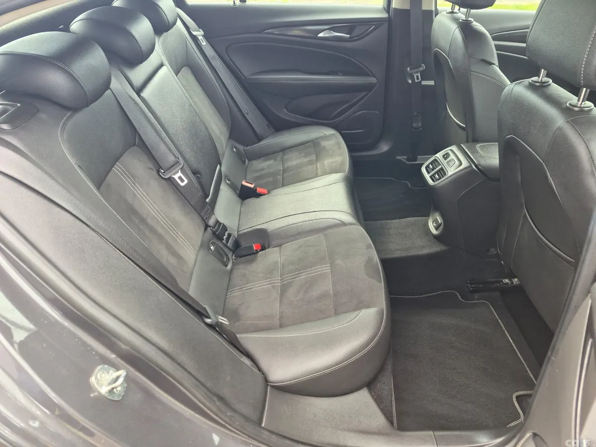 Opel Insignia Hatchback, Diesel, 2022, Grey
