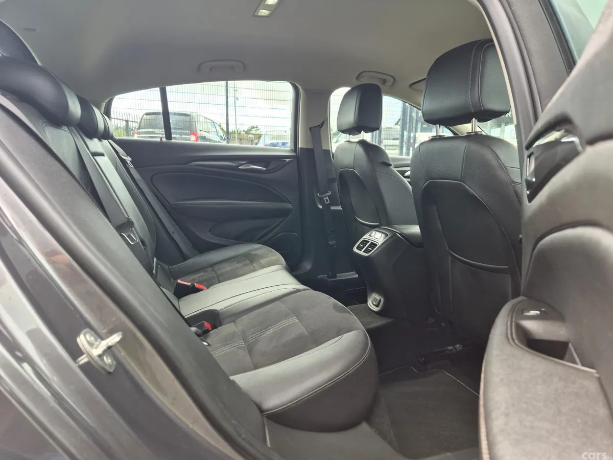 Opel Insignia Hatchback, Diesel, 2022, Grey
