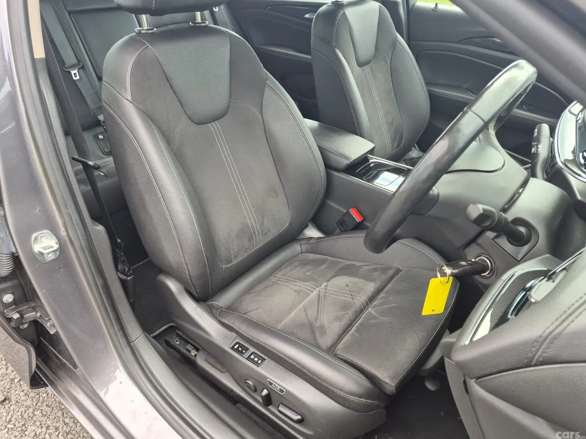 Opel Insignia Hatchback, Diesel, 2022, Grey