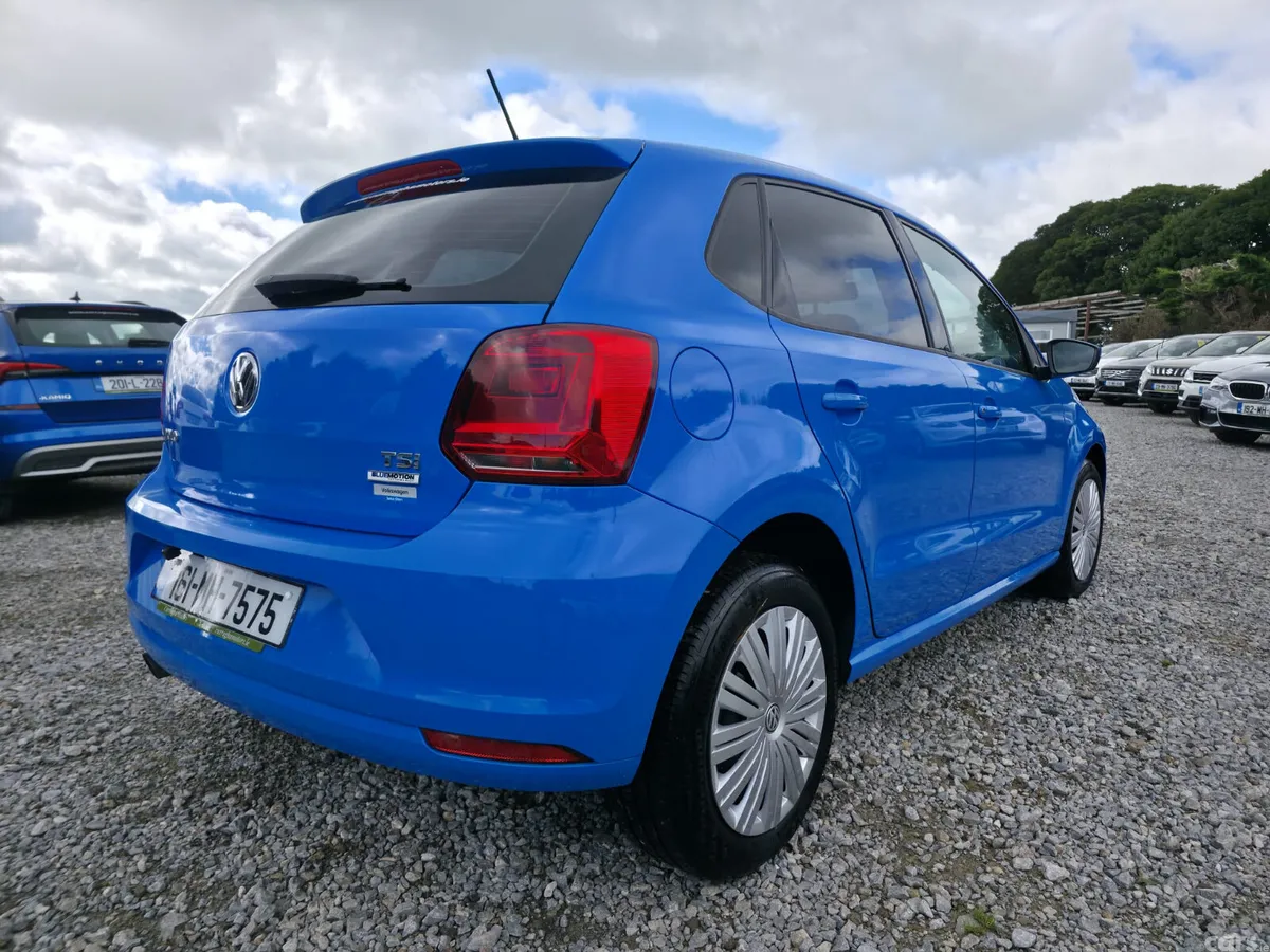 Volkswagen Polo Hatchback, Petrol, 2016, Blue