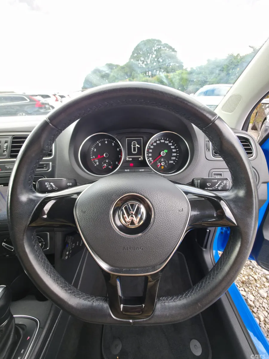 Volkswagen Polo Hatchback, Petrol, 2016, Blue