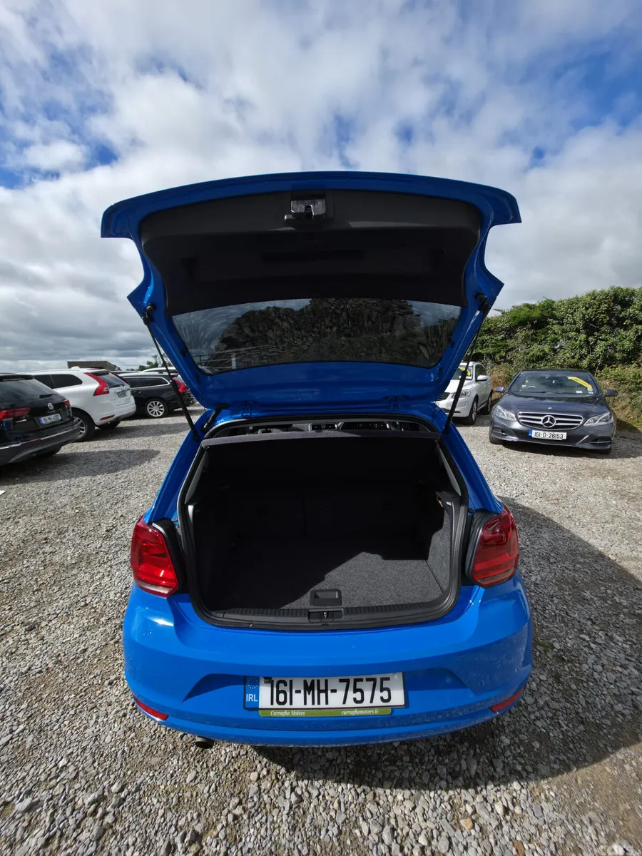 Volkswagen Polo Hatchback, Petrol, 2016, Blue