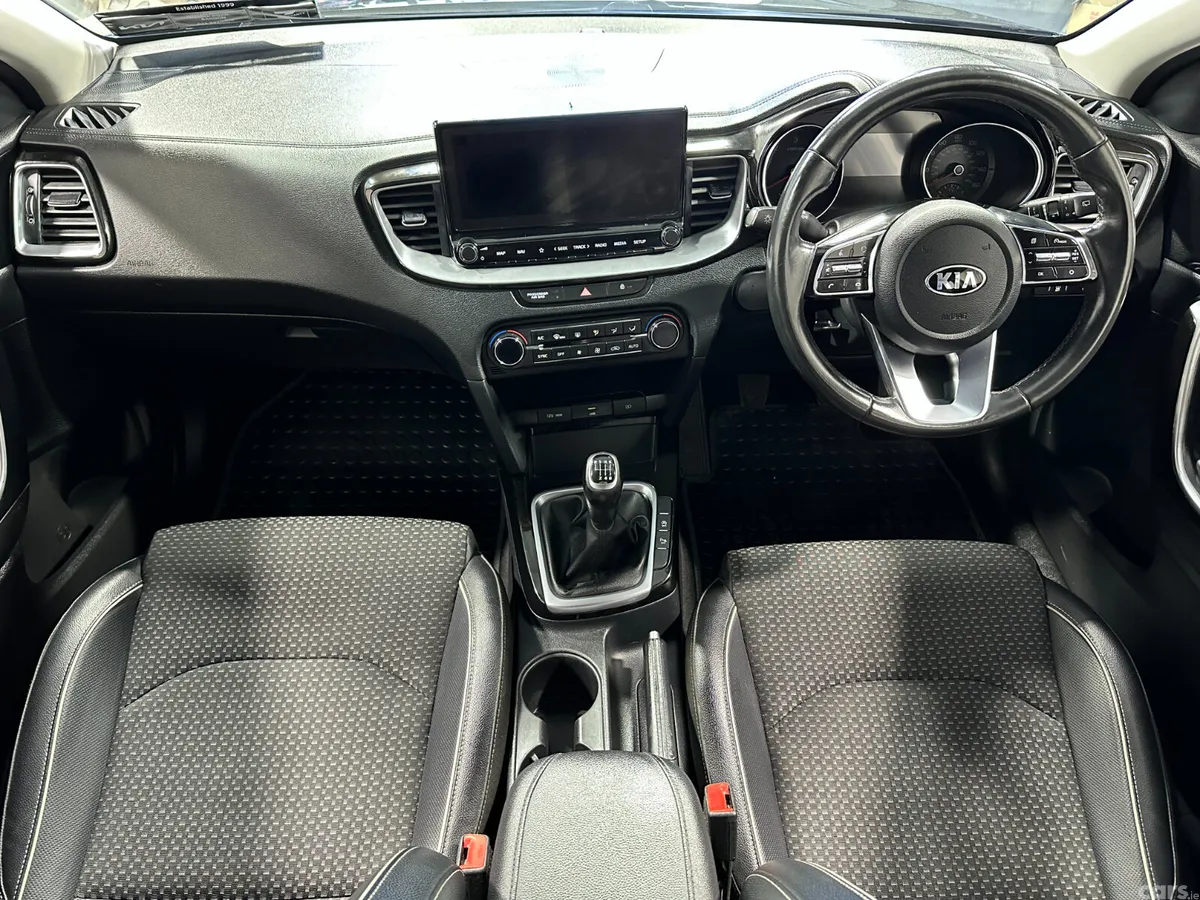 Kia Ceed Hatchback, Diesel, 2019, Black