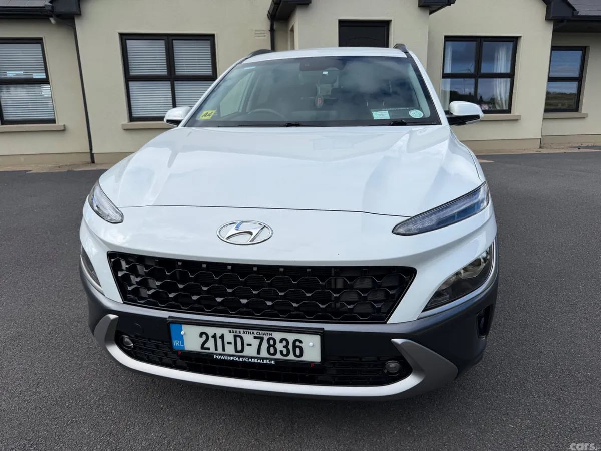 Hyundai KONA MPV, Petrol, 2021, White