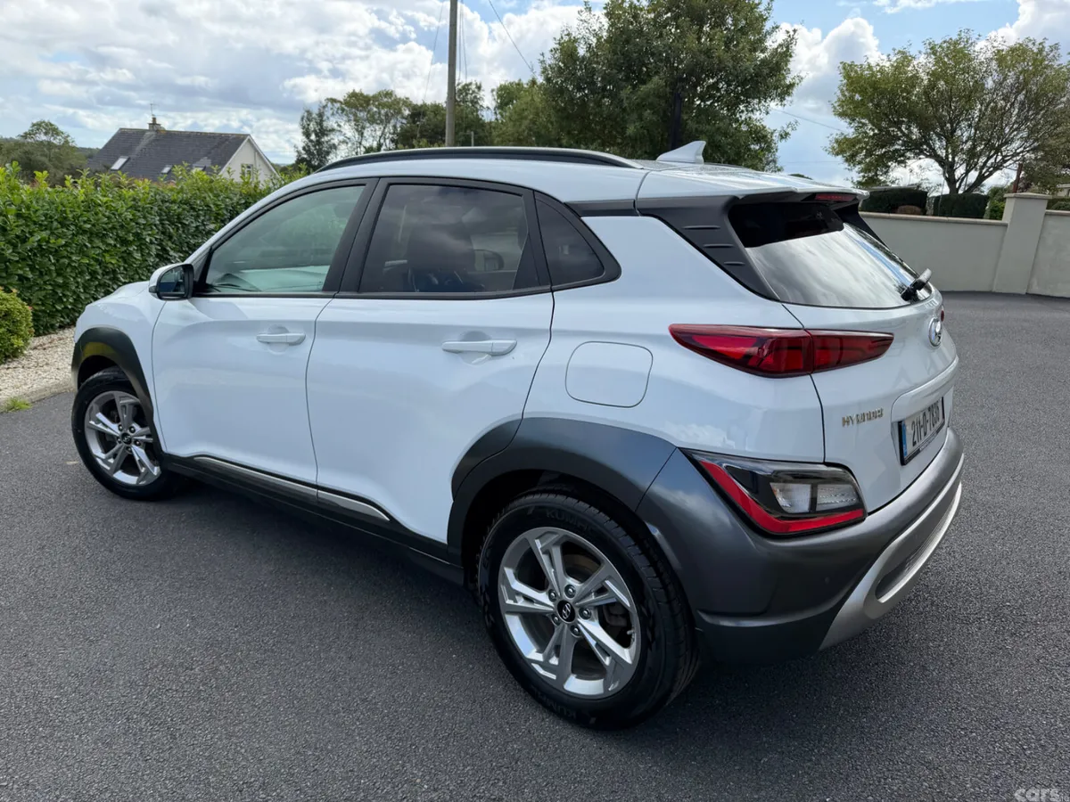 Hyundai KONA MPV, Petrol, 2021, White