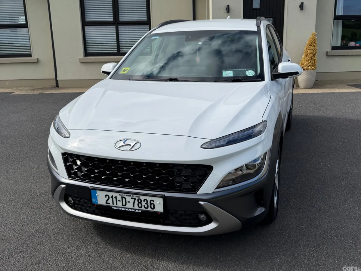 Hyundai KONA MPV, Petrol, 2021, White