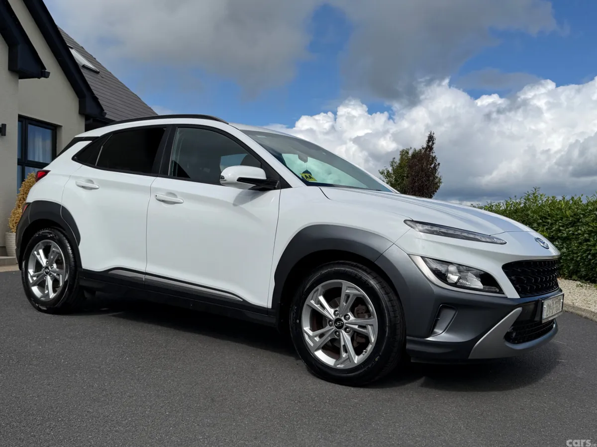 Hyundai KONA MPV, Petrol, 2021, White