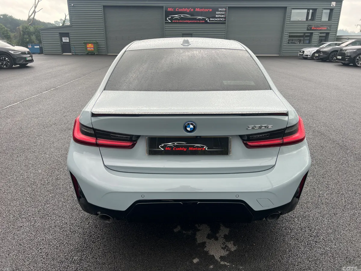 BMW 3-Series Saloon, Petrol Hybrid, 2023, Grey