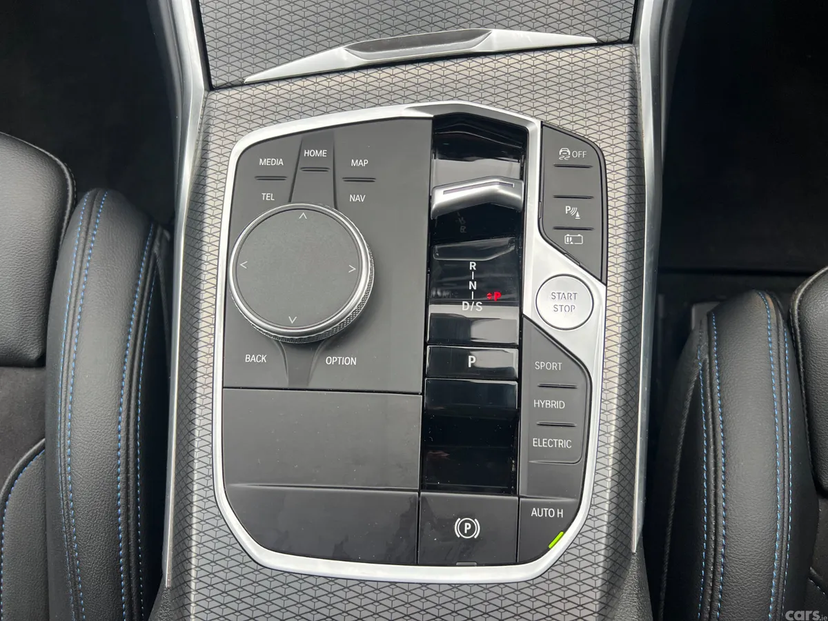 BMW 3-Series Saloon, Petrol Hybrid, 2023, Grey
