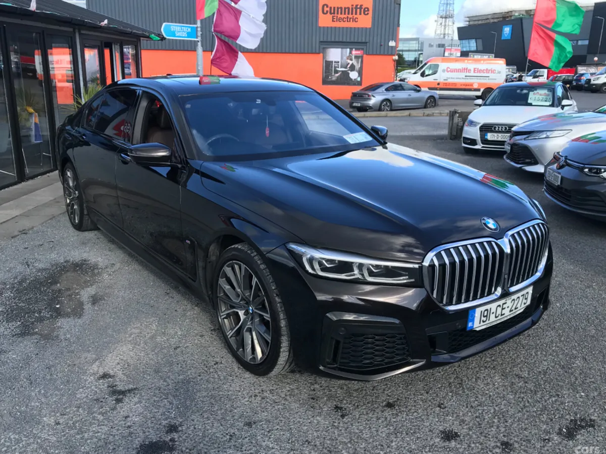 BMW 7-Series Saloon, Petrol Plug-in Hybrid, 2019, Brown