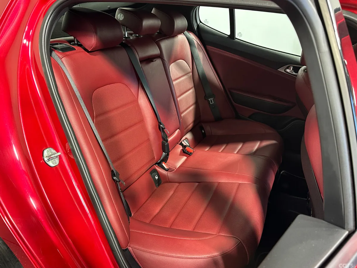 Kia Stinger Hatchback, Diesel, 2019, Red