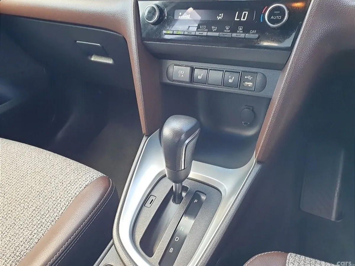 Toyota Yaris Cross SUV, Petrol Hybrid, 2022, Beige