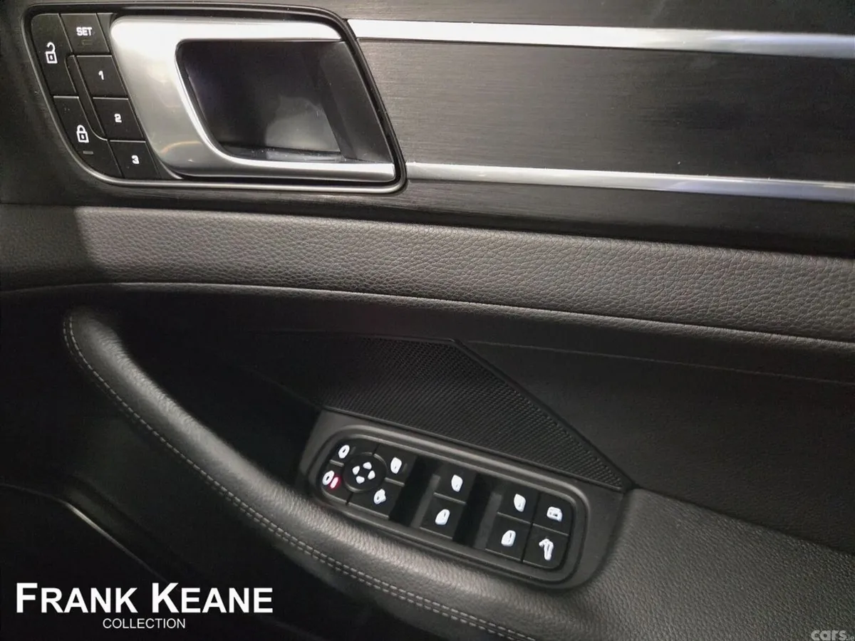 Porsche Panamera Hatchback, Petrol Plug-in Hybrid, 2022, Blue