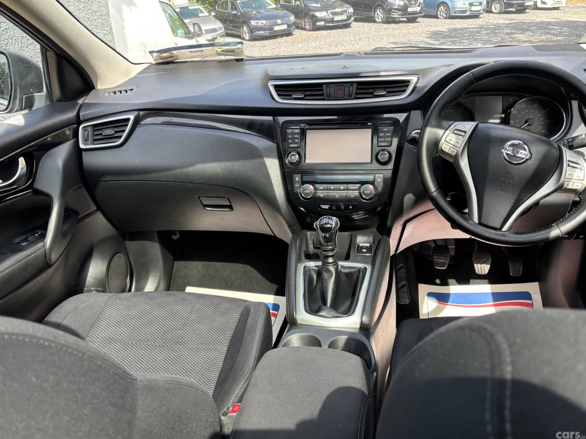 Nissan Qashqai SUV, Diesel, 2017, Silver